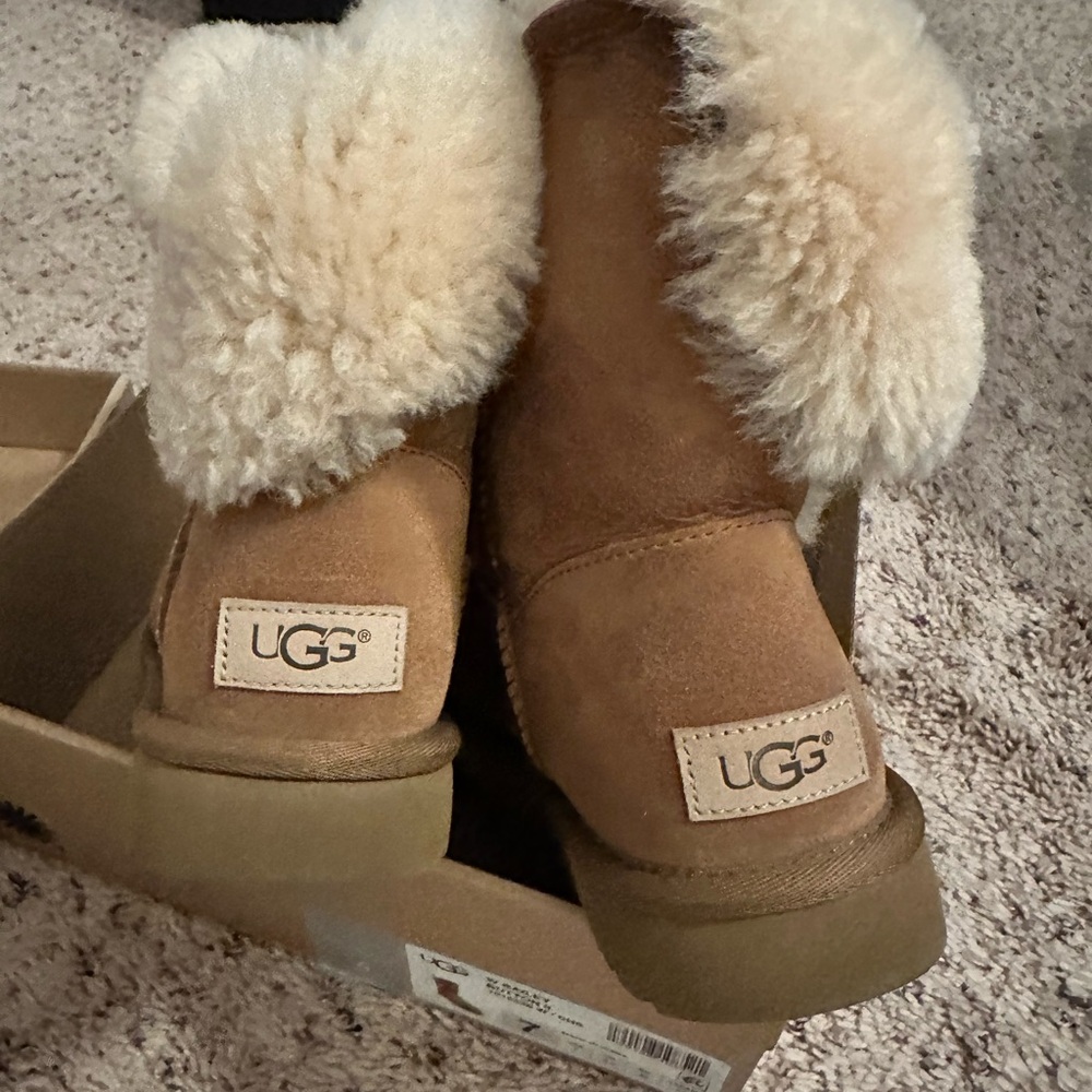 UGG Bailey Button boots - image 1